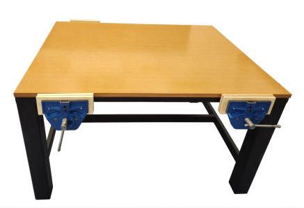 Shown with wood vices.